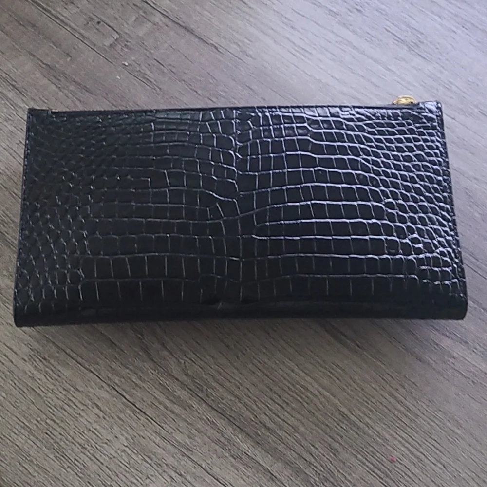 YSL wallet with added chains